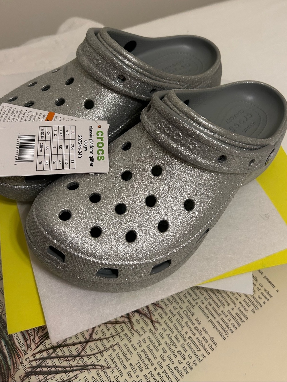 CROCS (NWT) Silver Classic Glitter Platform Shoes - Unisex - Picture 5 of 8
